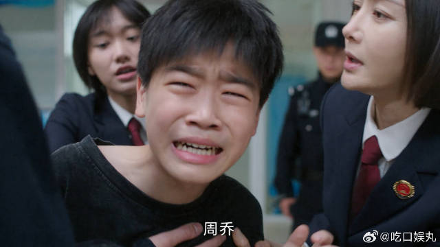 亲妈晕倒送医，周乔听完医生诊断，崩溃举报亲爹