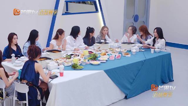唐艺昕烫嘴rap引师姐团传唱，李斯带头合唱