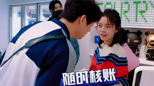 给内娱一点养成系的震撼 不是要教妹妹番茄炒蛋吗？怎么亲上妹妹了