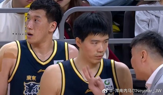公众如何评价杜锋作为‘老教练’的价值和贡献？