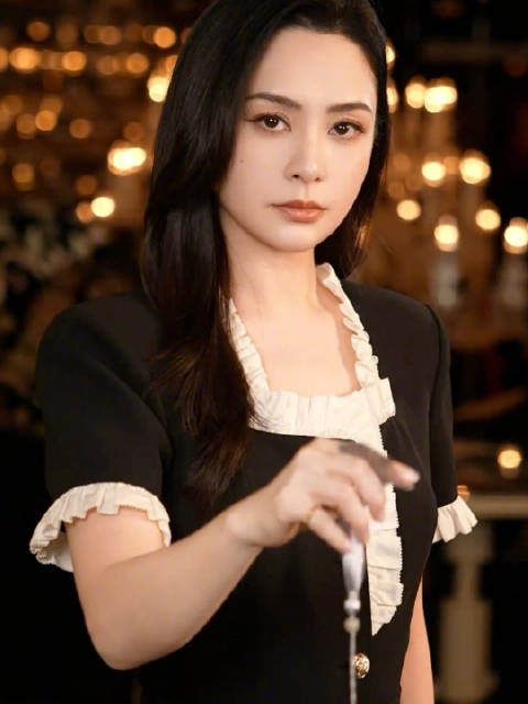 鍾欣潼出演短剧展现绝顶美貌与多变演技