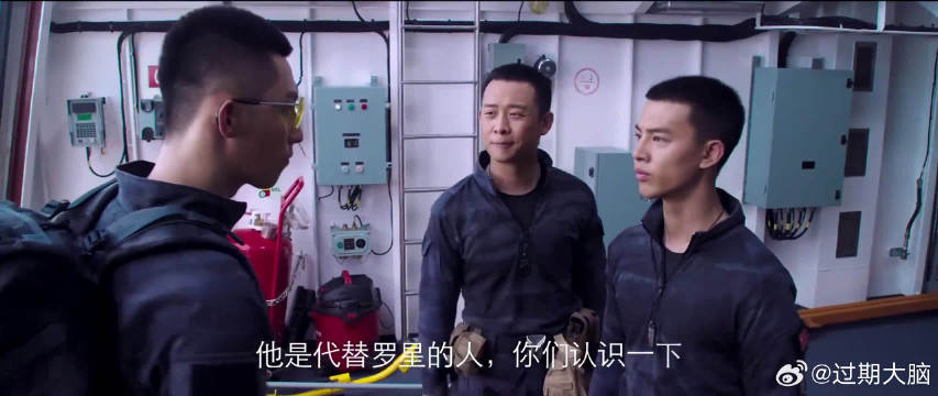 红海行动黄景瑜担任狙击手，有颜值有实力，真的帅