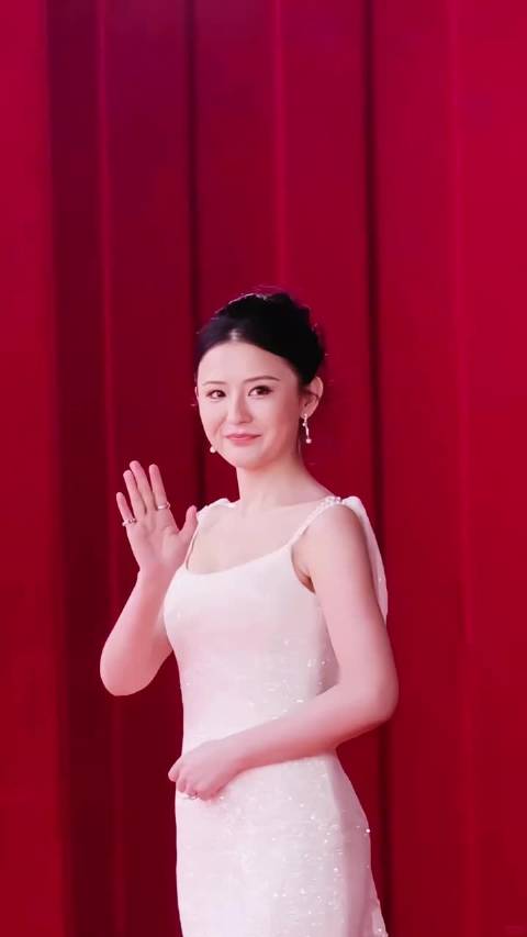热依扎自曝在京买不起中等户型，王景春仅够首付返蓉