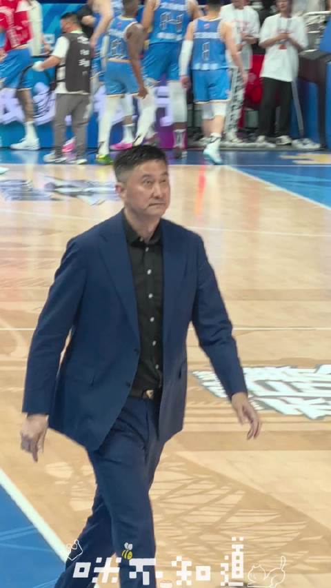 东飞伯劳西飞燕 下赛季见