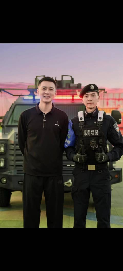 全网说小哥哥长得像杨鸣，杨鸣这就来验证一下