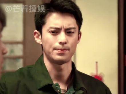 自己淋雨也要替别人撑伞 王鹤棣