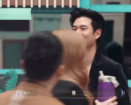 汪苏泷:装什么周兴哲，演唱会上少脱了 汪苏泷