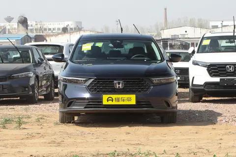 实拍全新雅阁PHEV，降价5万冲量，续航2132.7km，还是有点强