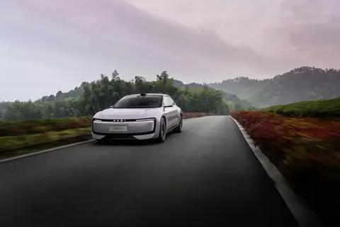奥迪E5 Sportback体验：豪华纯电的质感与操控，值得关注吗？