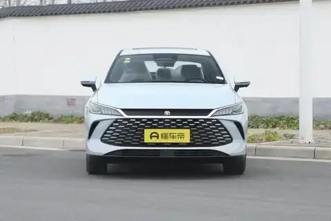 比亚迪秦PLUS DM-i智驾版比老司机还稳