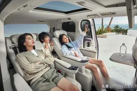 国产MPV销量破纪录，老钱新钱抢着买，明星家庭的秘密座驾？