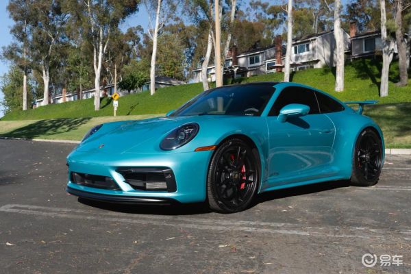 这辆2023年的保时捷911 Carrera GTS