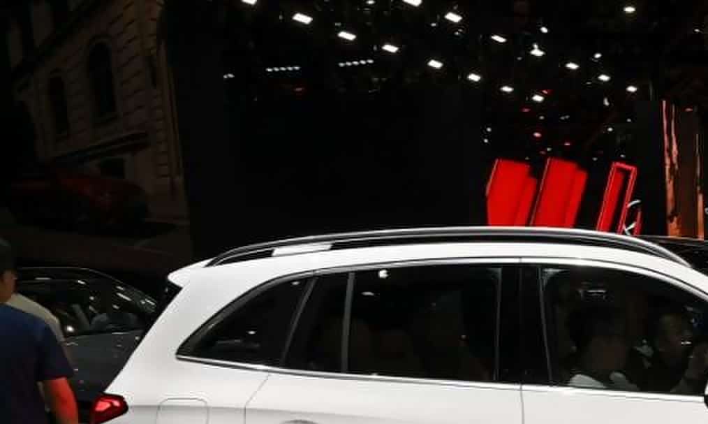 2026款奔驰GLC260L实测:降价7.38万,27.8万入手豪华四驱SUV