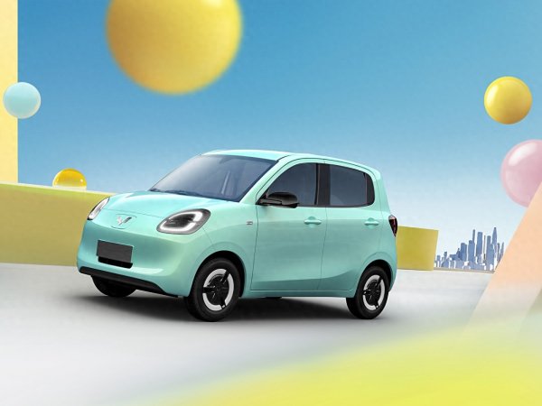 全新五菱宏光MINIEV四门版发布！尺寸大幅加长，新增中控屏幕