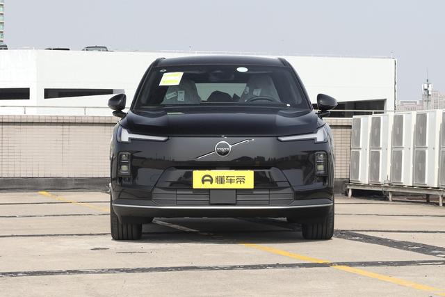 沃尔沃也卷起来了!XC70大降价，插混续航超1200公里_夜物语