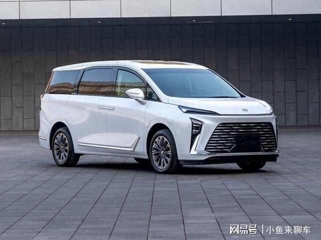 别克旗下全新GL8陆尊PHEV上市，综合续航1370km，可油可电|内饰|别克|综合续航|陆尊phev