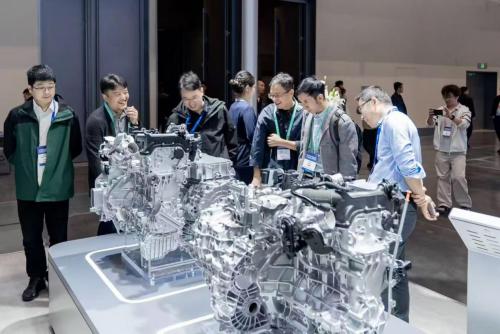 聚焦2025中国汽车工程学会年会 赛力斯超级增程引领行业变革