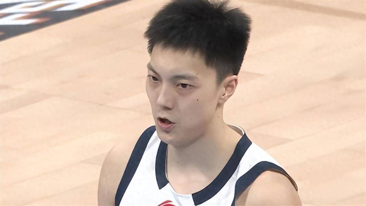 广东男篮止步八强，赛后还有4个坏消息，第12冠遥遥无期_杜锋_萨林杰_全场