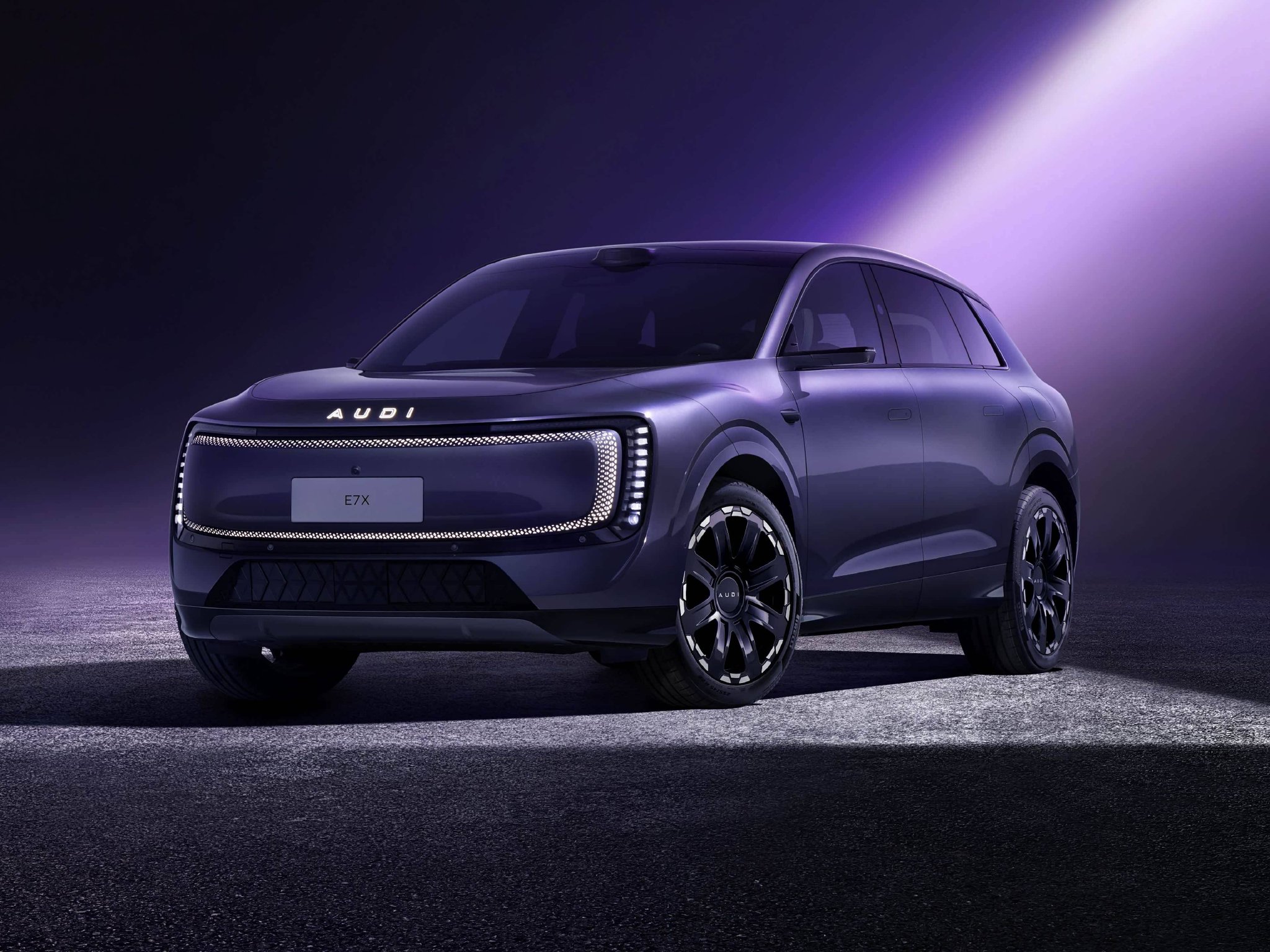 从愿景到新境:AUDI品牌正式发布首款纯电SUV“奥迪E7X” -汽车头条新车频道