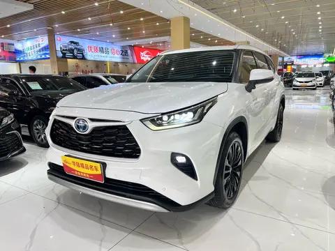 23.98万拿下22款汉兰达双擎，奶爸家用省心之选