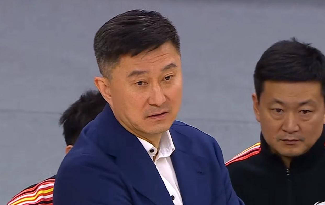 原创 杜锋未来何去何从?广东队主帅职位悬念再升,朱芳雨诚挚送祝福