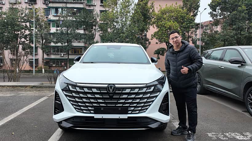 长安老粉实探2026款UNI-Z PHEV!嗯 真香定律