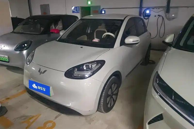 西宁五菱汽车五菱缤果二手车 2023款,优惠特价3.79万