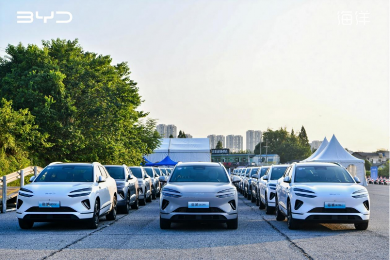 拨杆就自动变道?海狮 06 EV高速试驾 DiPilot 100 系统 全程零接管这波操作太秀了