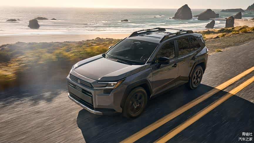 2026款丰田RAV4:20年混动沉淀,15万级家用SUV该选它还是增程?