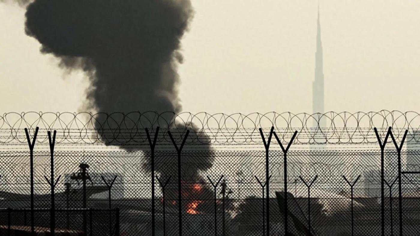 阿联酋偷派战机炸伊朗，反被追着打两个月，经济先扛不住了