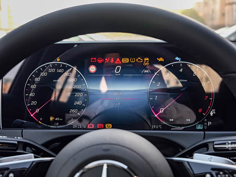 奔驰E级(进口)2026款 E 300 豪华型运动版落地价是多少?