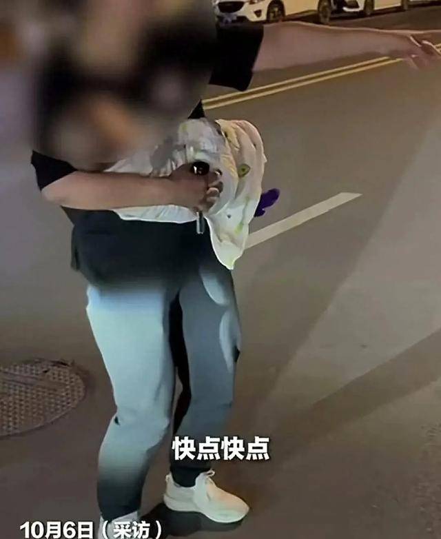 感人!宾利车主深夜闯红灯救助路人,未上牌新车座椅染血!