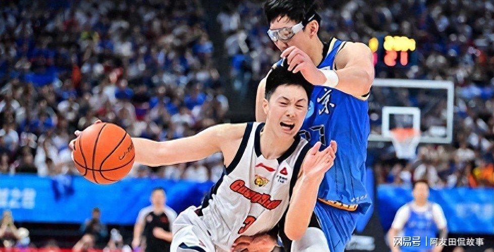 广东队被淘汰后球员落泪或离队杜锋不舍