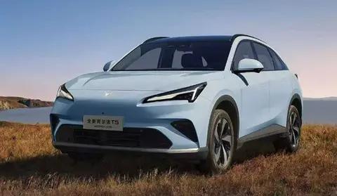 新增增程版车型！极狐全新阿尔法T5上市限时售10.98万起