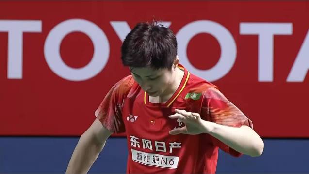 石宇奇 21-16、21-11 李卓耀