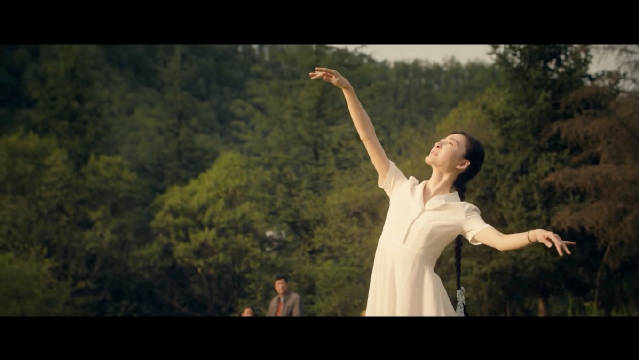 王丽坤小白鞋下线，小娥心中永留白月光