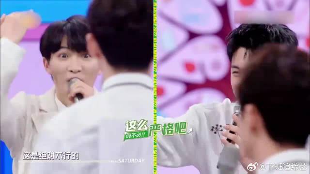 何炅调侃时长被周深聊天占了，周深更逗，直呼后期可以剪