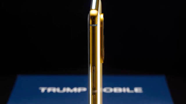 川普品牌手机Trump Mobile T1发货，中国代工美国组装引关注