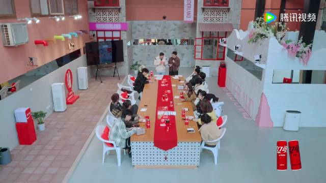 恩利首登综艺展示颈椎转动绝技