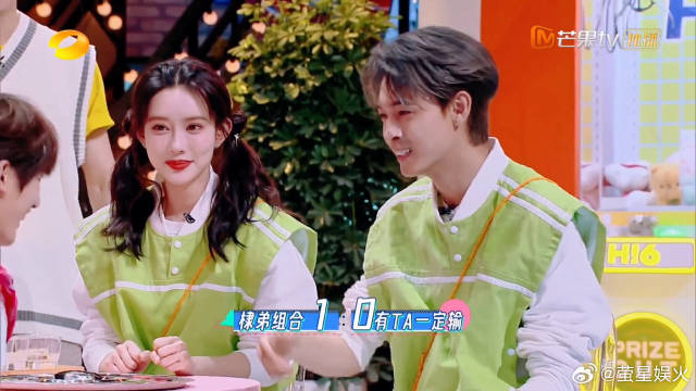 泼水游戏第二轮孟子义成功挡住，震惊全场