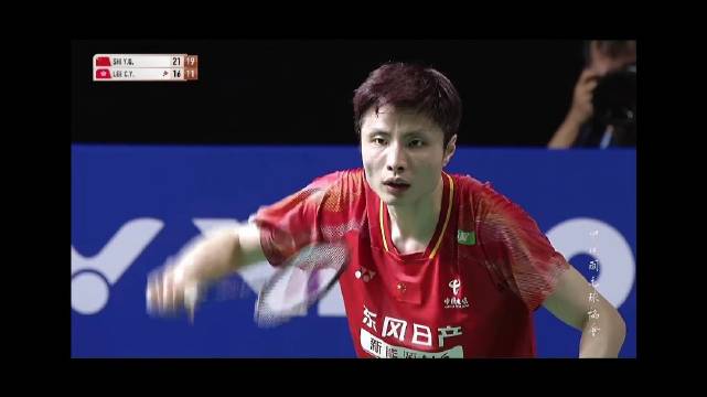 直落两局晋级男单8️⃣强！ 石宇奇 21-16、21-11 李卓耀