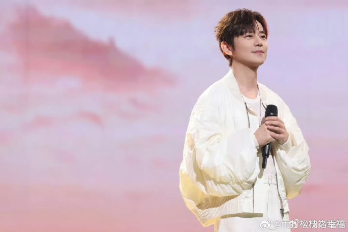 何炅工作室的辟谣方式被称“公关教科书”，高明在哪里？