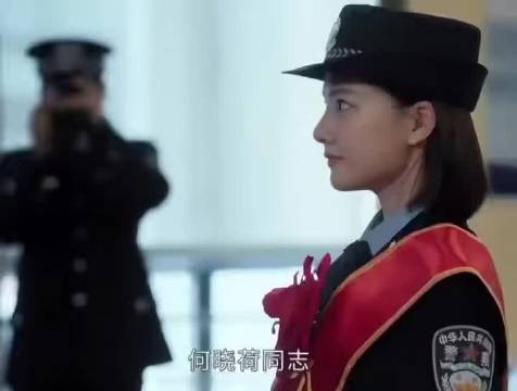 任敏绘制潘粤明王鹤棣警察家庭画像