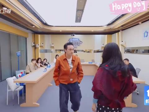 郝蕾笑称吃醋刘涛靠肩吴镇宇