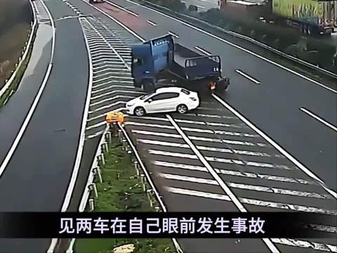 女子在高速公路上：突然停车导致后面大货车翻车事后还很嚣张