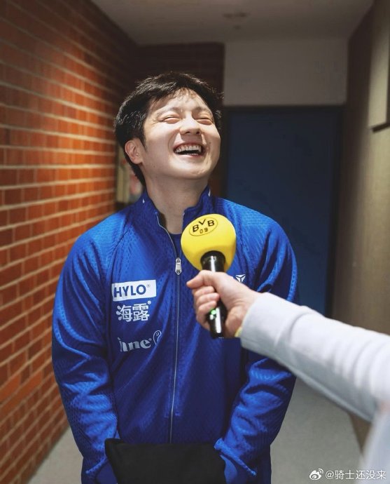 当代年轻运动员的‘赛场松弛感’具体表现在哪些方面？