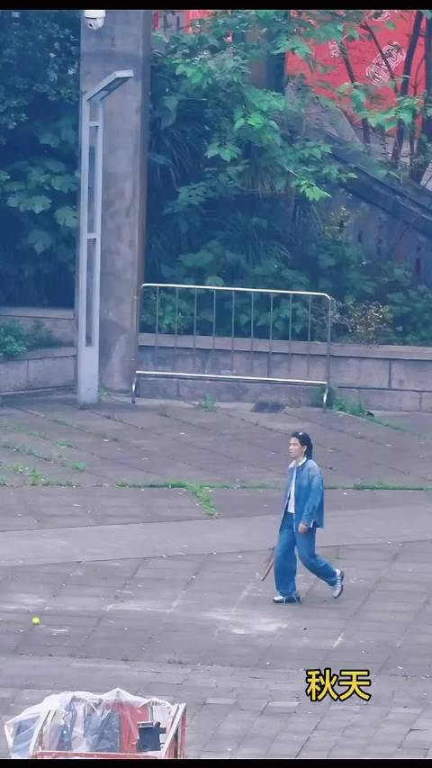 方媛萧敬腾周涛等现身重庆录节目