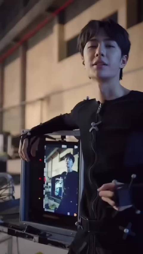 人间烟火写成歌，所有浪漫桥段，我只留给你演绎