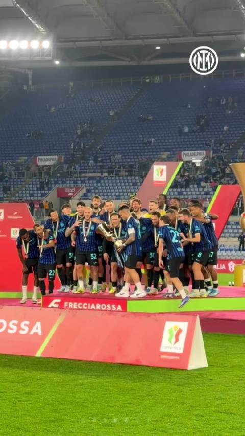国际米兰2比0胜拉齐奥夺意大利杯，劳塔罗斩获第9冠