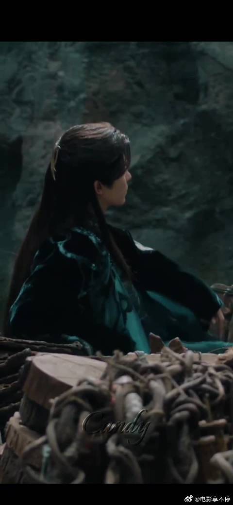 随随便便走两步往那一坐，就美成一副世界名画！